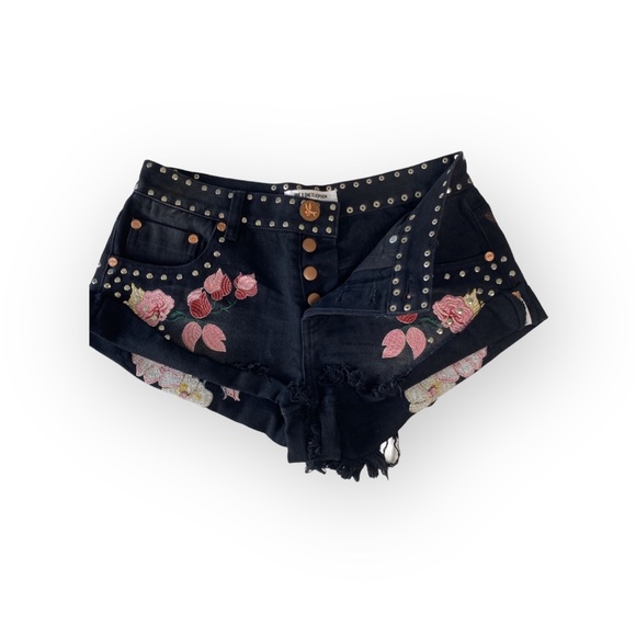 HTF: new One Teaspoon 𑁍 Floral Embroidery Bandit Cut Off Shorts 𑁍 Fox Black 26 - Picture 7 of 16